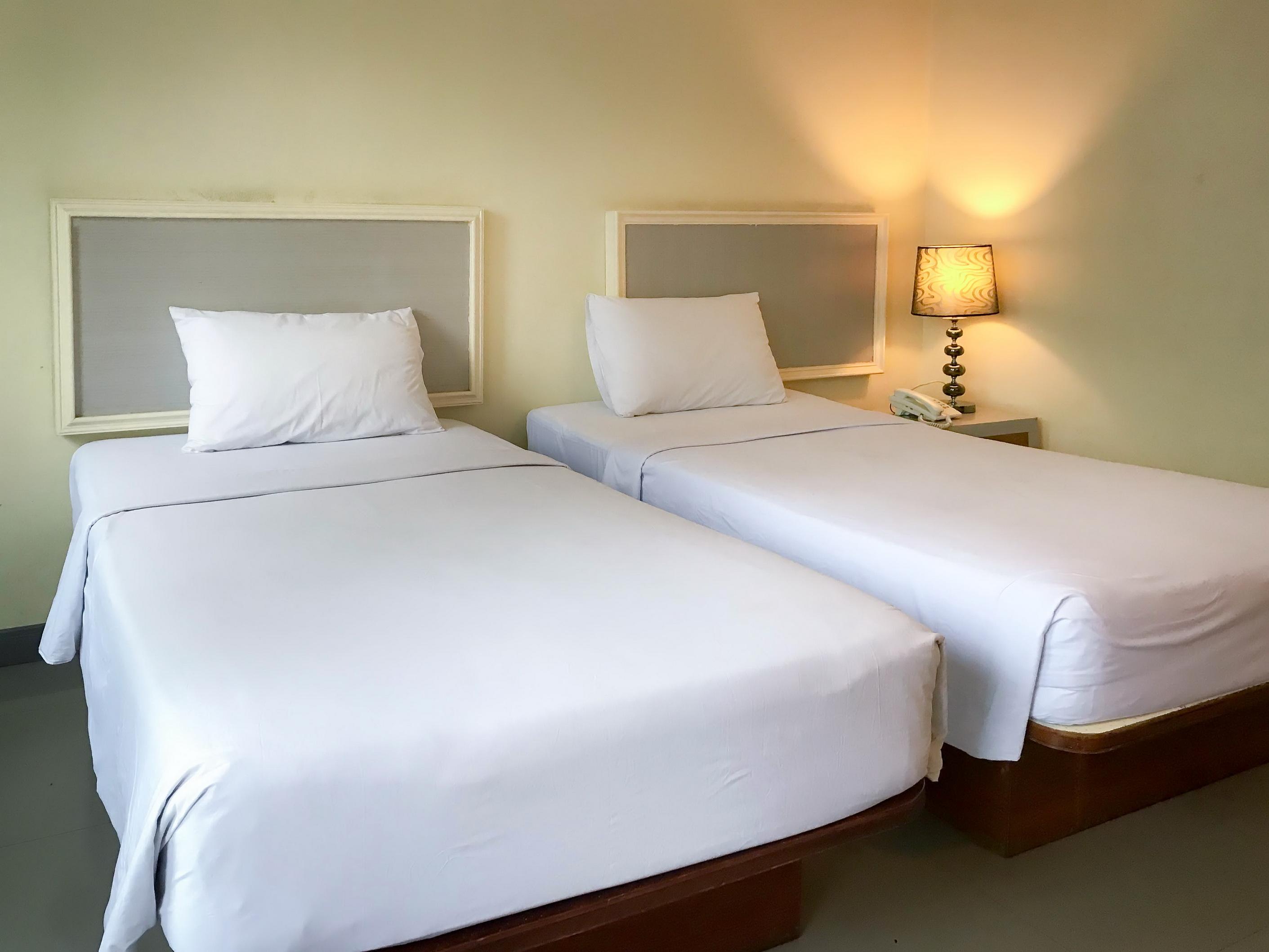 J Two S Pratunam Hotel Бангкок Екстер'єр фото
