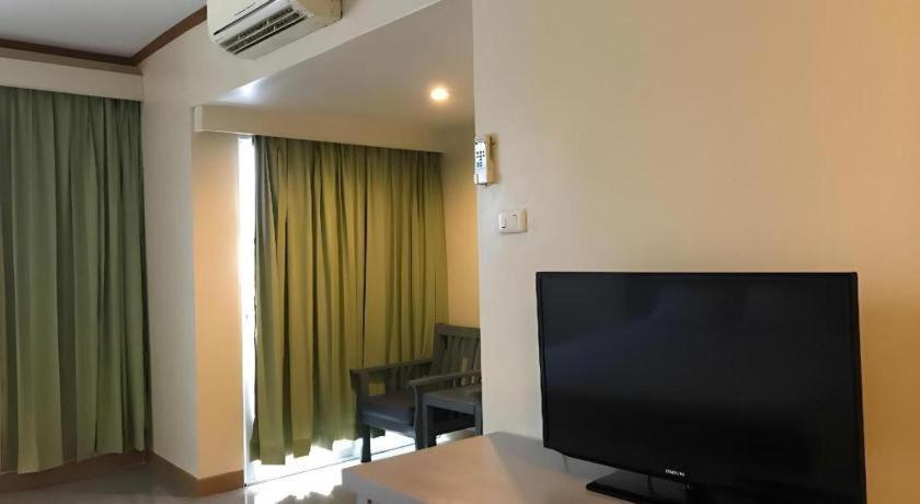 J Two S Pratunam Hotel Бангкок Екстер'єр фото