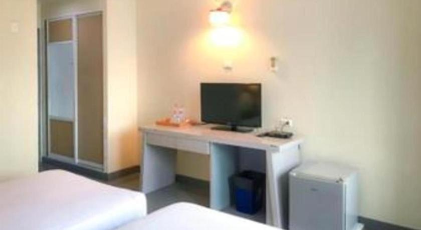 J Two S Pratunam Hotel Бангкок Екстер'єр фото