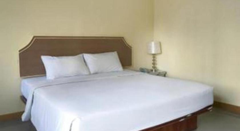 J Two S Pratunam Hotel Бангкок Екстер'єр фото