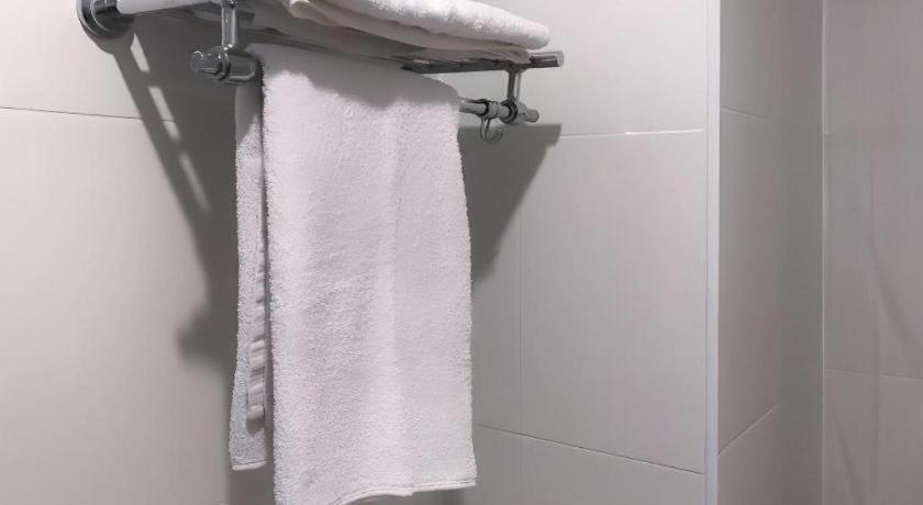 J Two S Pratunam Hotel Бангкок Екстер'єр фото