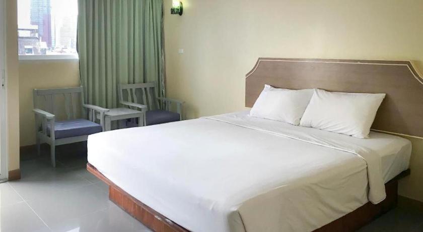 J Two S Pratunam Hotel Бангкок Екстер'єр фото